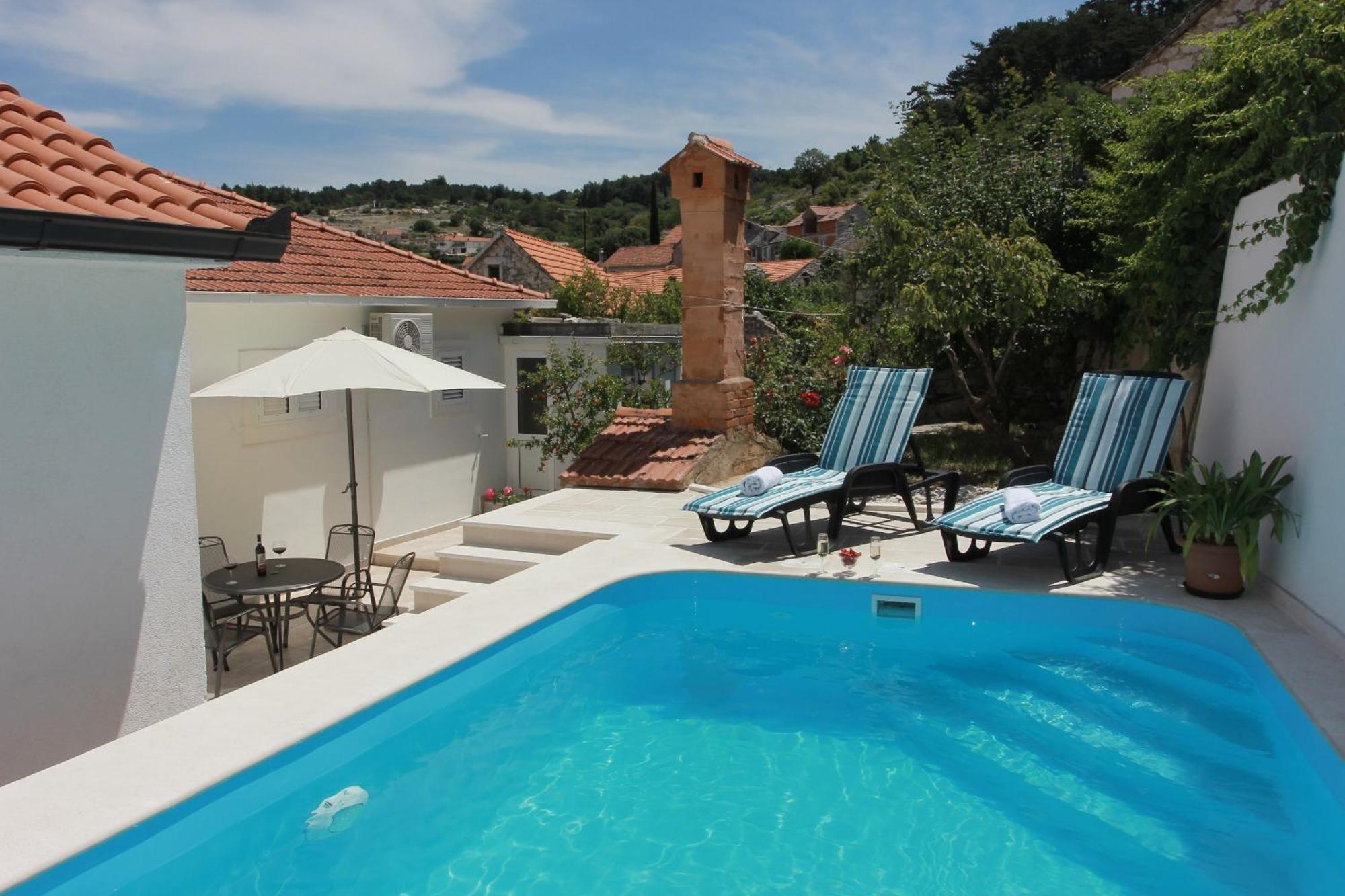Holiday House Pine Tree Nerezisca Exterior foto