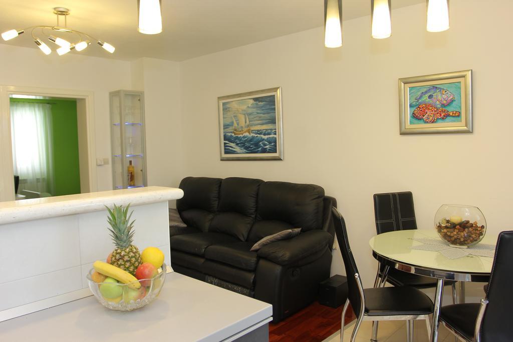 Holiday House Pine Tree Nerezisca Exterior foto